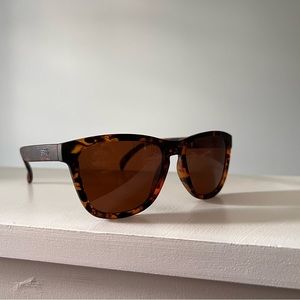 Goodr OG sunglasses - Bosley’s Basset Hound Dreams